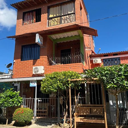 Mi Pueblo Natal Aptos Y Habitaciones เนโคคลิ ภายนอก รูปภาพ