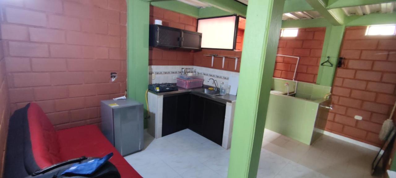 Mi Pueblo Natal Aptos Y Habitaciones เนโคคลิ ภายนอก รูปภาพ