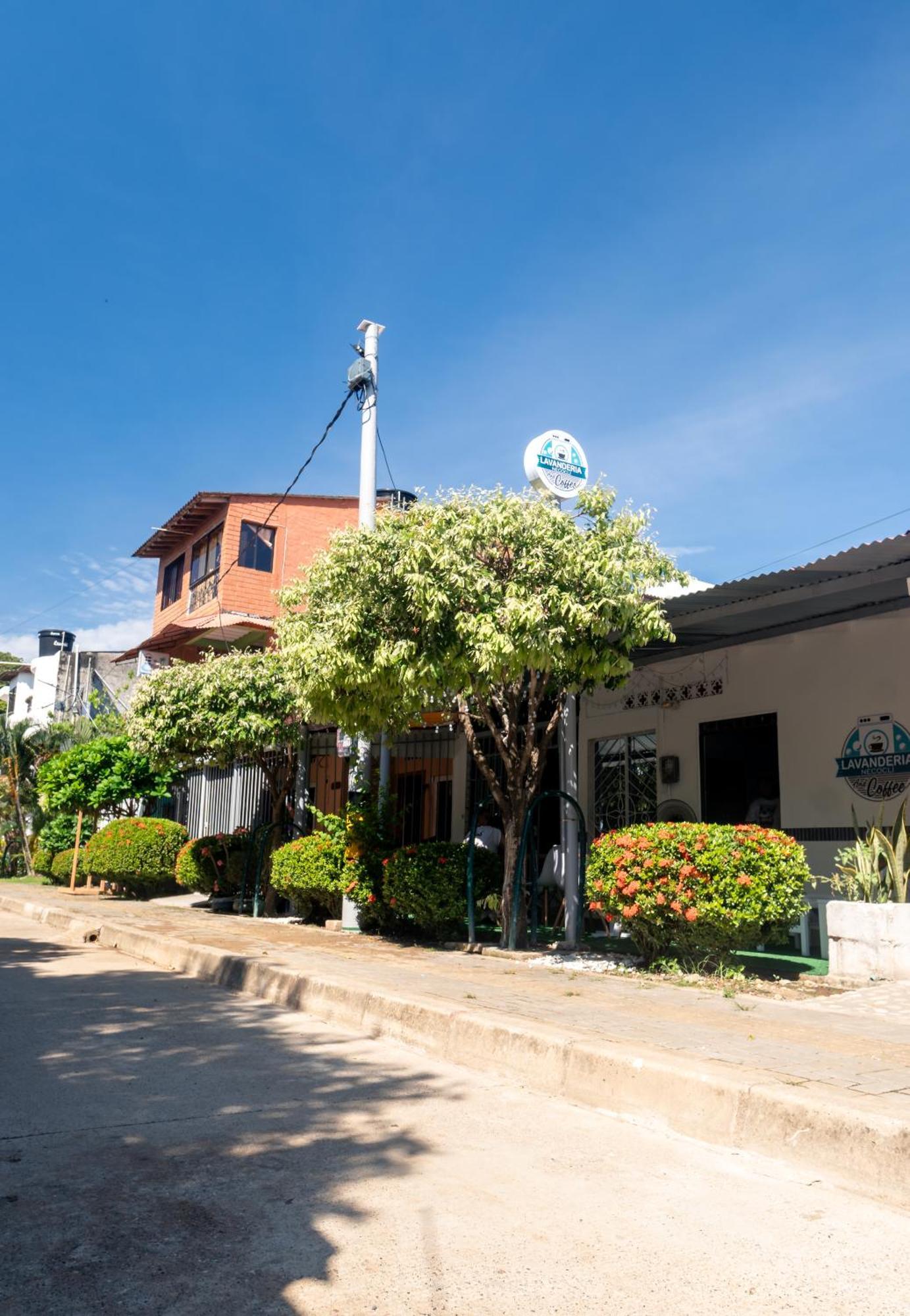 Mi Pueblo Natal Aptos Y Habitaciones เนโคคลิ ภายนอก รูปภาพ
